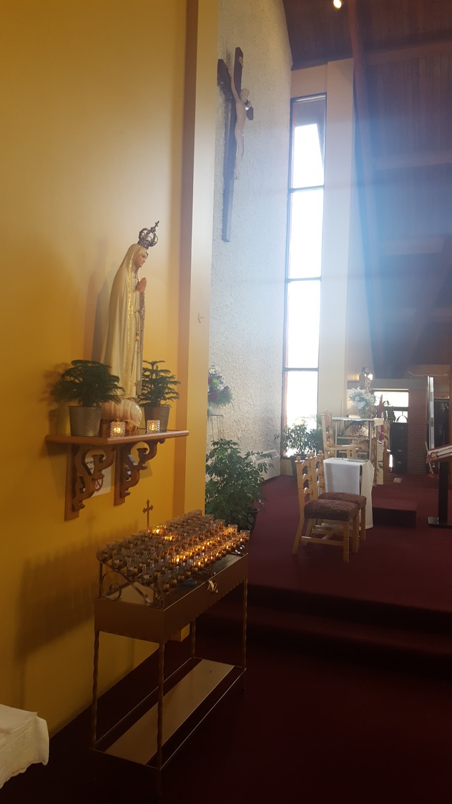 Notre Dame Catholic Church | 269 Jemima St, Selkirk, MB R1A 1W9, Canada | Phone: (204) 482-3422