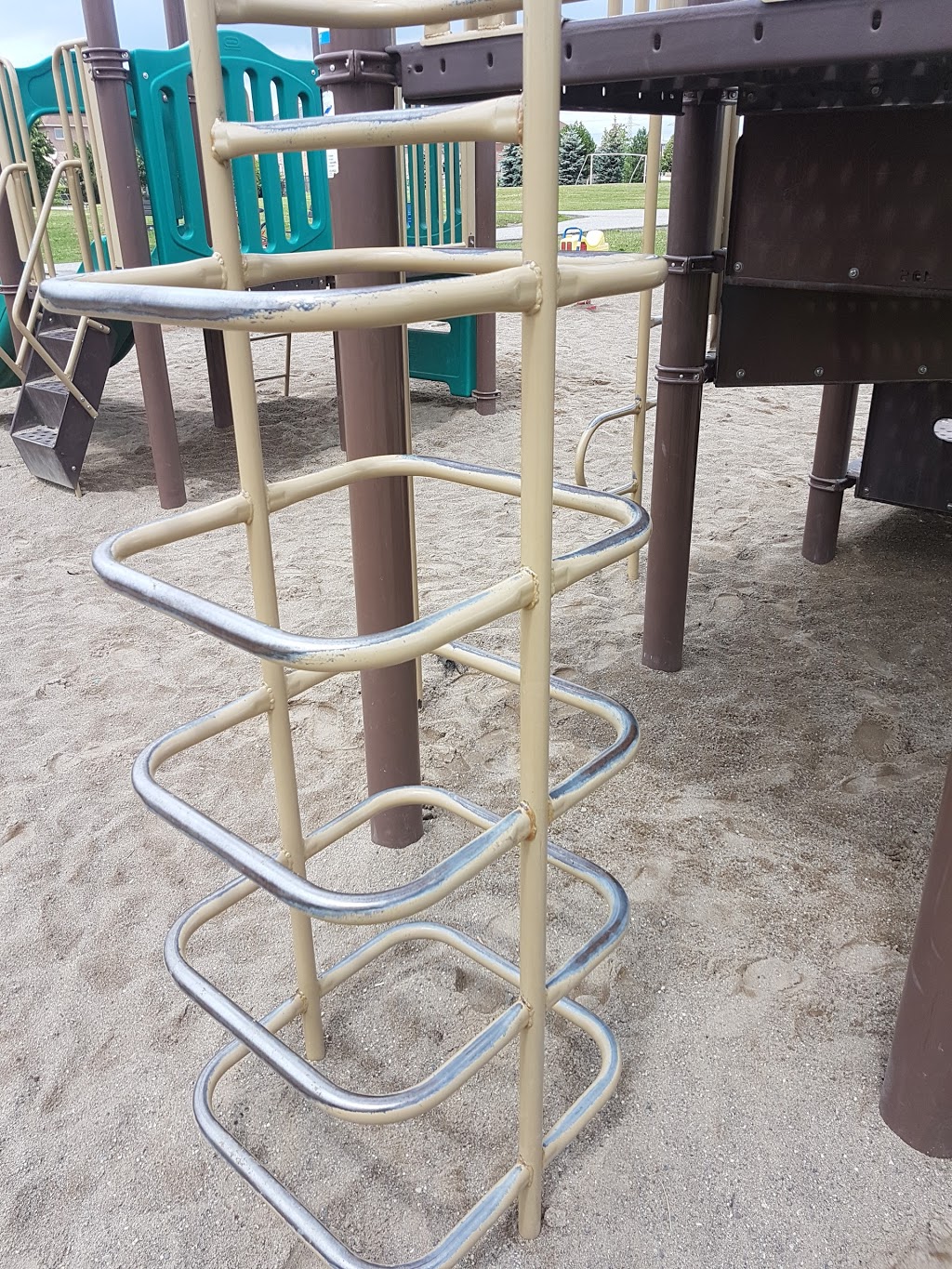 Neebin Park | 635 Kaiser Dr, Mississauga, ON L5W 0A2, Canada | Phone: (905) 615-4311