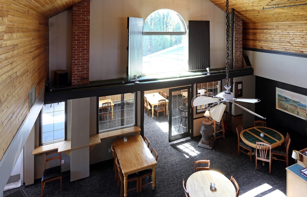 Bunkhouse Bar & Grill | 2777 K. L. O. Rd, Kelowna, BC V1W 4A5, Canada | Phone: (250) 868-3844