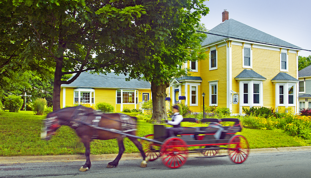 Captains Bell Bed and Breakfast | 289 Pelham St, Lunenburg, NS B0J 2C0, Canada | Phone: (902) 442-1655