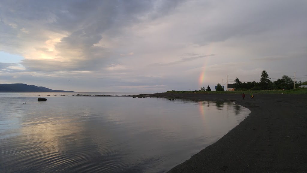 Chalet Et Camping Du Ruisseau Rouge | 3025 Chemin des Coudriers, La Baleine, QC G0A 2A0, Canada | Phone: (418) 438-2128