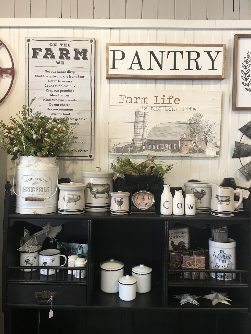 Modern Farmhouse | 4807 44 Ave #104, Stony Plain, AB T7Z 1V5, Canada | Phone: (780) 968-9225