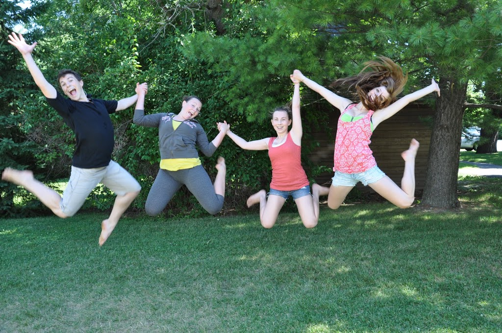 Manotick Arts Camp | 1138 Bridge St, Manotick, ON K4M 1A3, Canada | Phone: (613) 890-1529