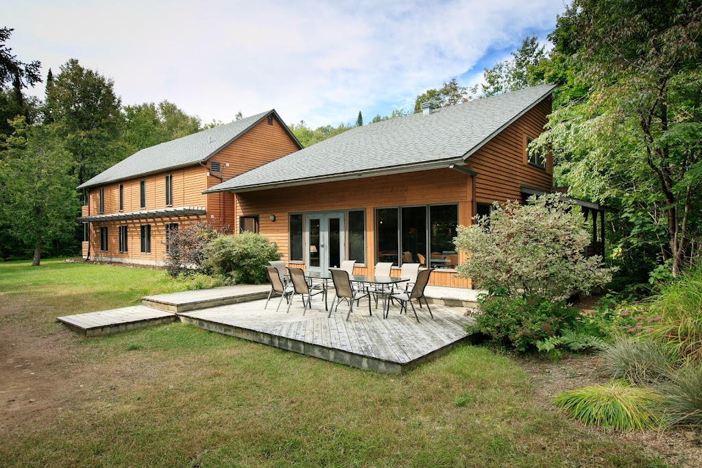 Auberge du Lac Priscault | 100 Rang Petit Beloeil, Saint-Côme, QC J0K 2B0, Canada | Phone: (514) 554-1183