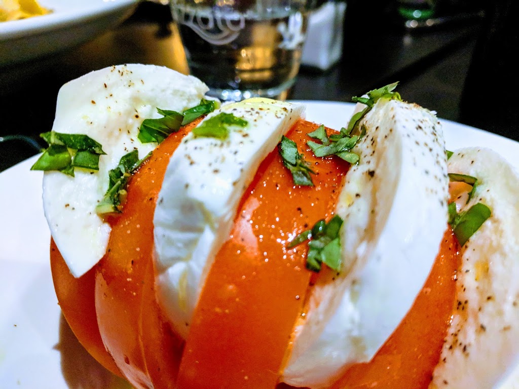 Restaurant Buon Gusto Inc | 2495 Boul Saint-Martin Est, Laval, QC H7E 4X6, Canada | Phone: (450) 663-5663