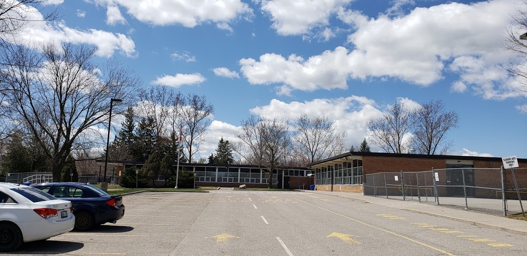 J L R Bell Public School | 121 Queen St, Newmarket, ON L3Y 2E9, Canada | Phone: (905) 895-2601