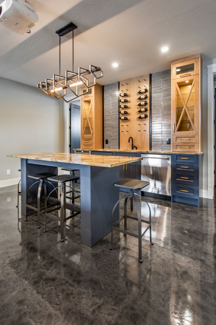 Superior Contracting and Garage | 907B Winnipeg St, Regina, SK S4R 1J1, Canada | Phone: (306) 205-7900