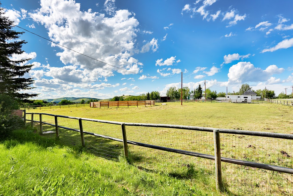 Okotoks REALTOR® - Samantha Clement | 1300 Village Ln #10, Okotoks, AB T1S 1Z6, Canada | Phone: (403) 605-7200