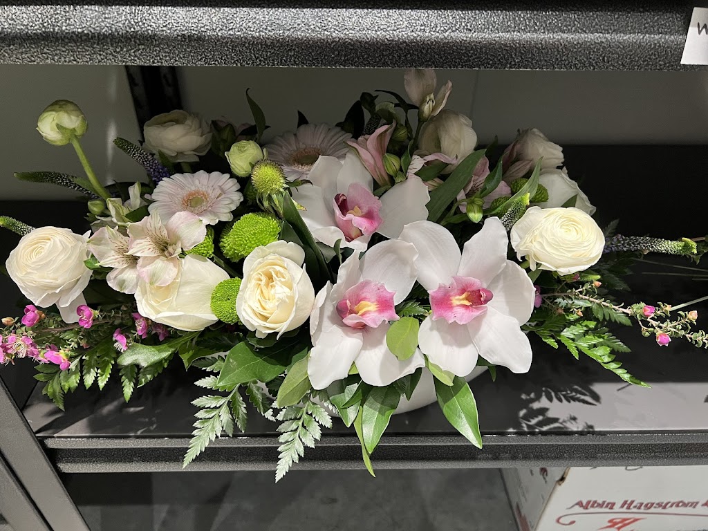 Hypnotic Bloom Spruce Grove | 1 Hawthorne Gate #106, Spruce Grove, AB T7X 0A6, Canada | Phone: (587) 461-2414