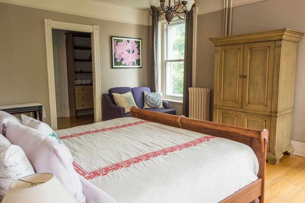 Auberge de la Visitation | 6104 Rue Saint-Georges, Lévis, QC G6V 4J8, Canada | Phone: (418) 805-3059