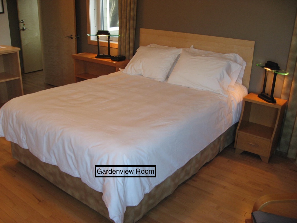 Aspen Woodlands Bed and Breakfast | 328 Chalfont Rd, Winnipeg, MB R3R 0R3, Canada | Phone: (204) 889-6734