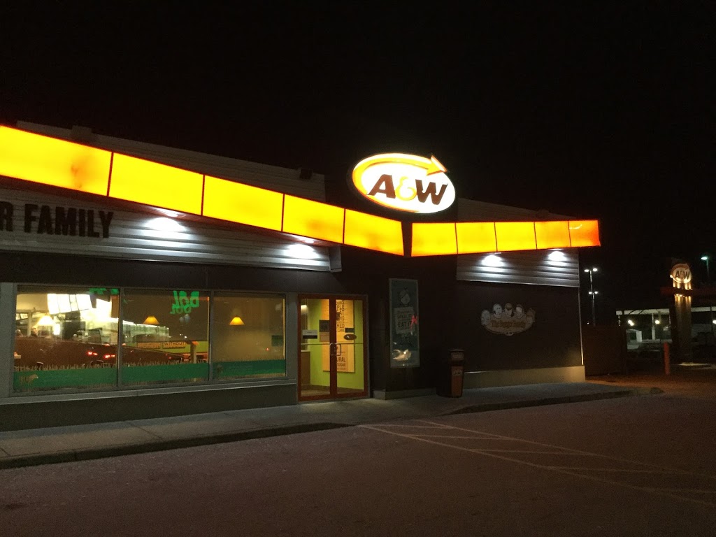 A&W Canada | 4140 Walker Rd, Windsor, ON N8W 3T5, Canada | Phone: (519) 966-8484