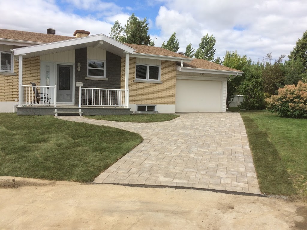 Les Pavés Unis Du Sud | 4435 Rue Jean Duchesne, Shawinigan-Sud, QC G9N 6T5, Canada | Phone: (819) 536-2222