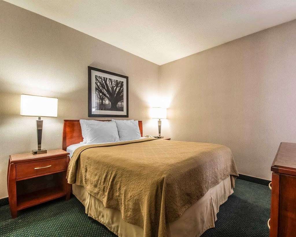 Econo Lodge | 21735 Lougheed Hwy, Maple Ridge, BC V2X 2S2, Canada | Phone: (604) 463-5111