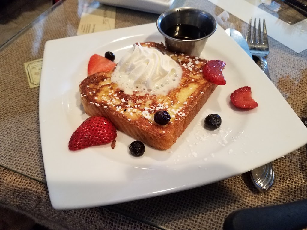 The Coal Docks Restaurant & Bar | e, 592 Broadway St, Cape Vincent, NY 13618, USA | Phone: (315) 501-4079