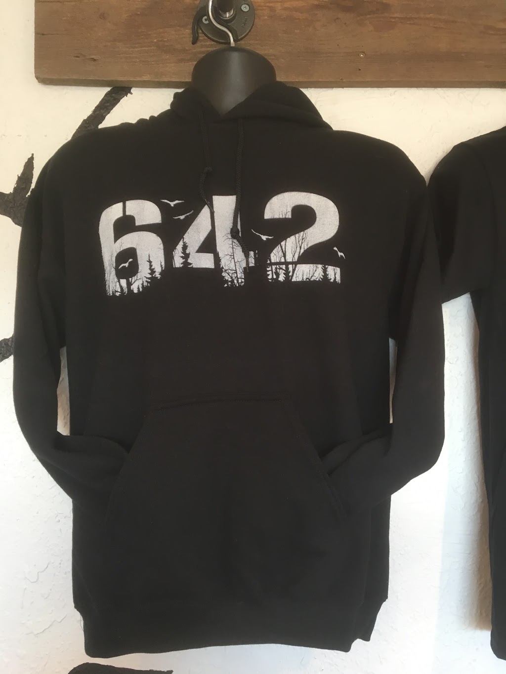 642 Wear | 6596 Sooke Rd #103, Sooke, BC V9Z 0A7, Canada | Phone: (778) 679-9734
