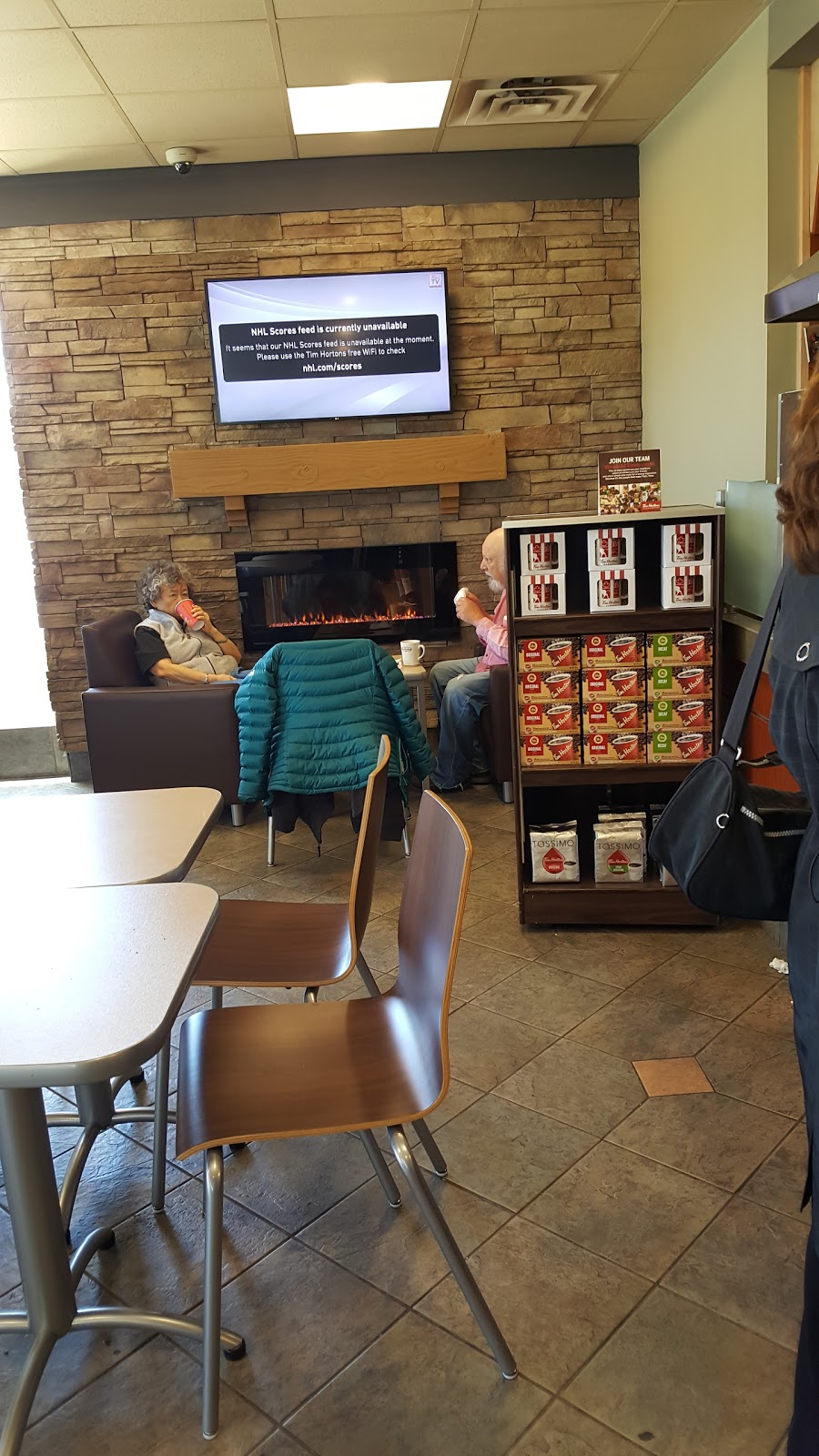 Tim Hortons | 2303 Lakeshore Rd W, Oakville, ON L6L 1H2, Canada | Phone: (905) 827-0738
