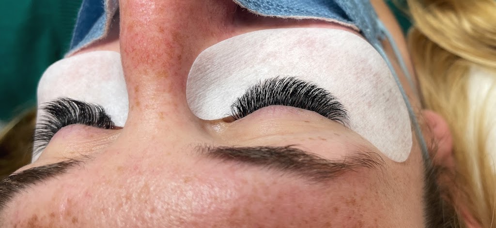 Lala lashes | 2 Orchard Heights Blvd #25, Aurora, ON L4G 6T5, Canada | Phone: (647) 982-0568