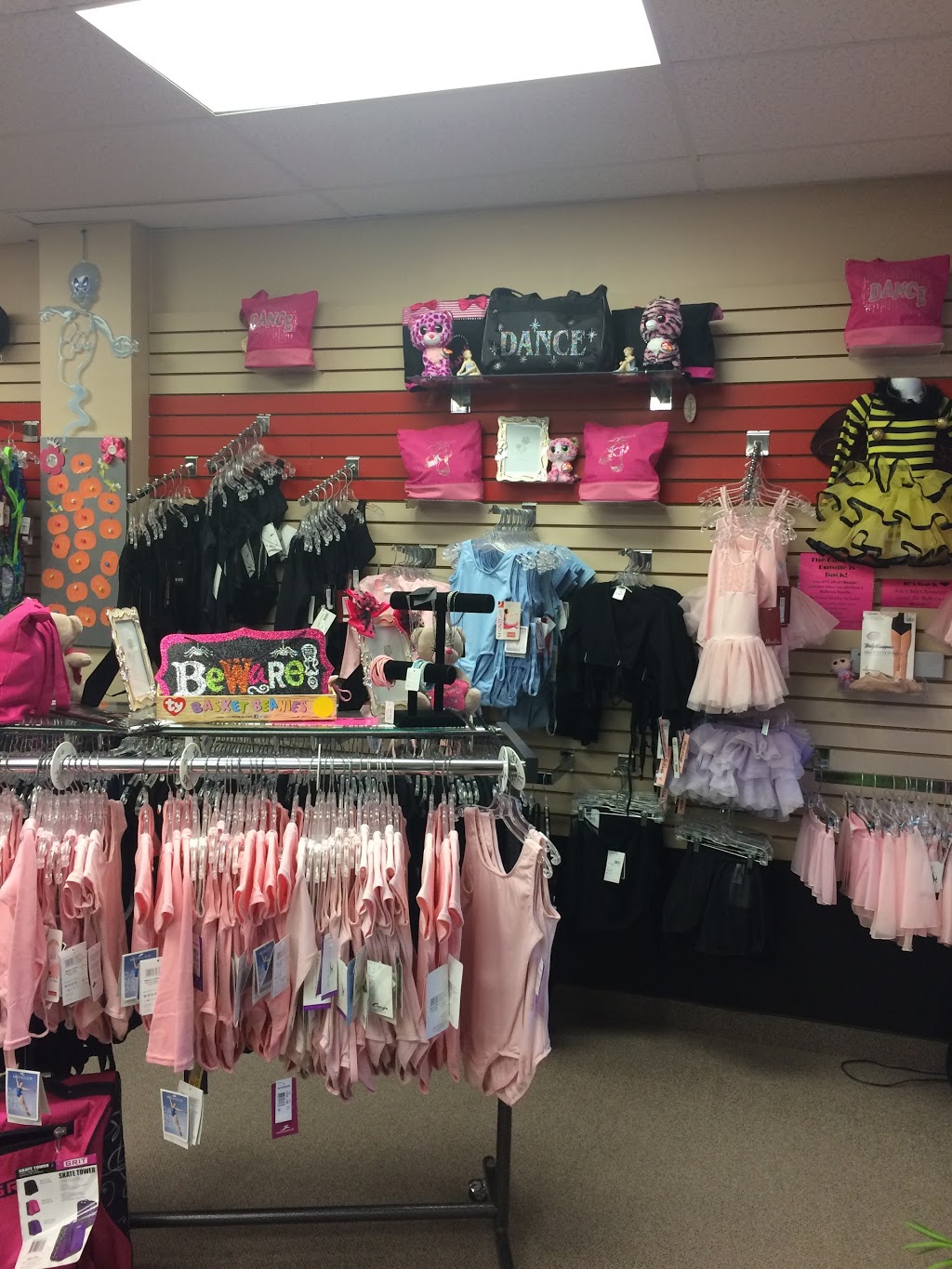 InStep Activewear | 2025 William OConnell Blvd, Burlington, ON L7M 4E4, Canada | Phone: (905) 336-2866