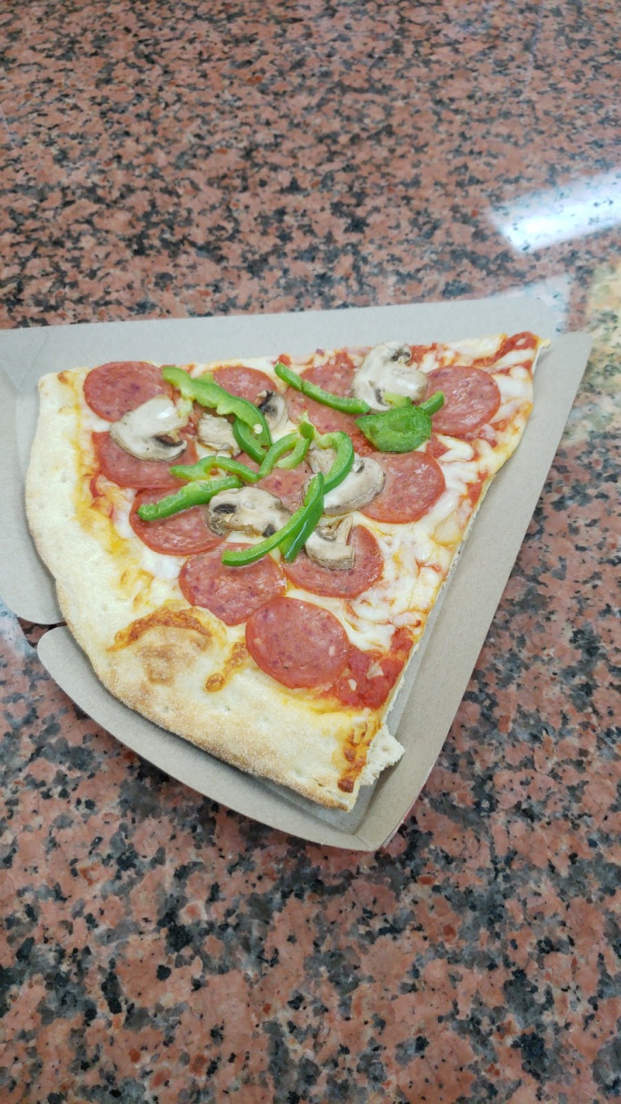 Pizza Pizza | 446 Hollandview Trail Unit #1, Aurora, ON L4G 7Z9, Canada | Phone: (416) 967-1111