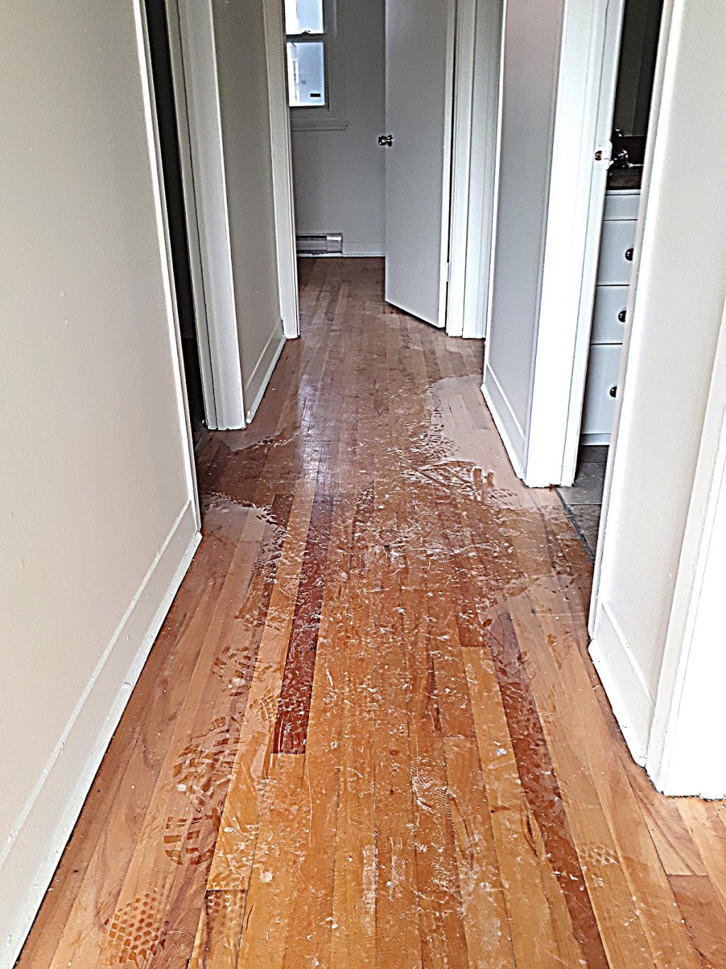 Peinture St-Laurent | 599 Rue la Madelon, Québec, QC G2K 1X3, Canada | Phone: (418) 933-2770