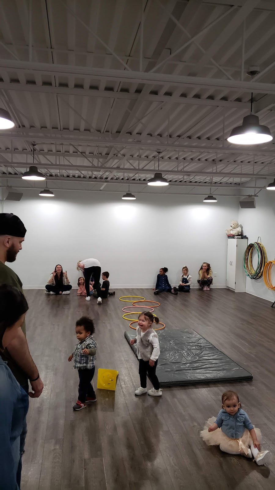 Ecole De Danse Prestige - Studio Prestige | 1774 Boulevard des Laurentides, Laval, QC H7M 2P6, Canada | Phone: (450) 490-4104
