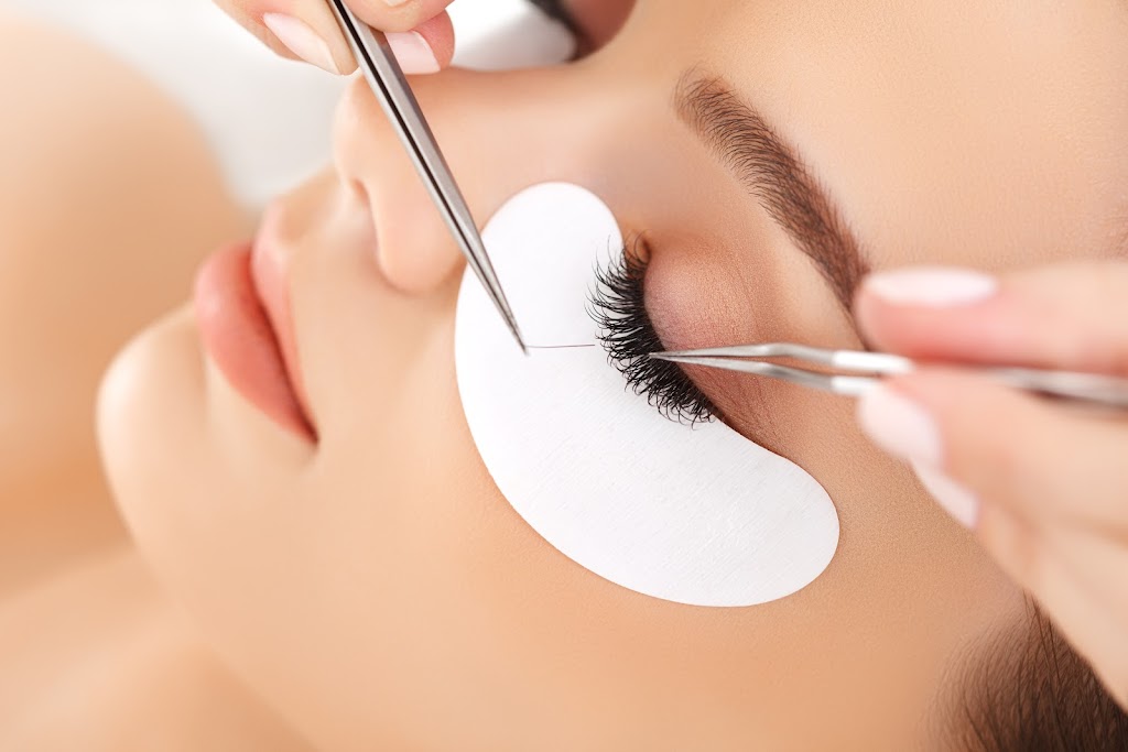 Beauté Alextrême | 58 Rue Marchand, Saint-Apollinaire, QC G0S 2E0, Canada | Phone: (581) 308-1321