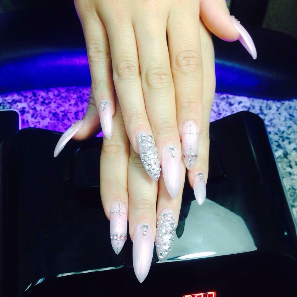 Rose Nails | 7000 McLeod Rd, Niagara Falls, ON L2G 7K3, Canada | Phone: (905) 353-8170
