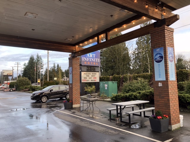 Art Infiniti Hotel | 21735 Lougheed Hwy, Maple Ridge, BC V2X 2S2, Canada | Phone: (604) 463-5111