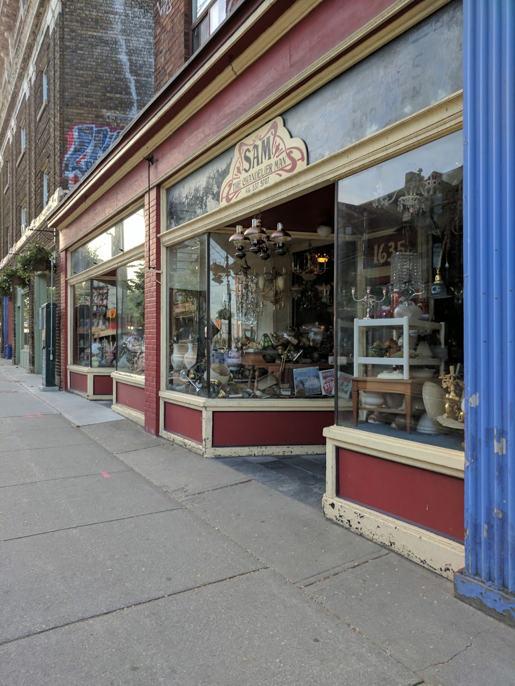 Sam The Chandelier Man | 1633 Queen St W, Toronto, ON M6R 1A9, Canada | Phone: (416) 537-9707
